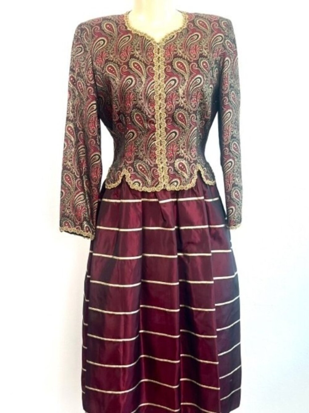 Vintage Evening  Dress Size 6P Joan Leslie Burgundy Gold Brocade Paisley